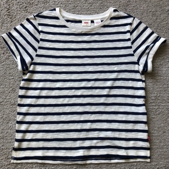 Levi’s Short Sleeve T-shirt.NWOT. - Picture 1 of 3